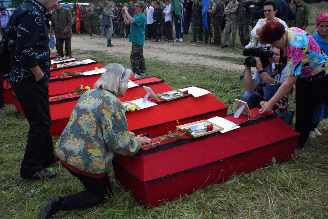 Судьба была погибнуть. Массовое госпитальное захоронение в 2006 Калининград. Захоронения в Курске бойцов сво.